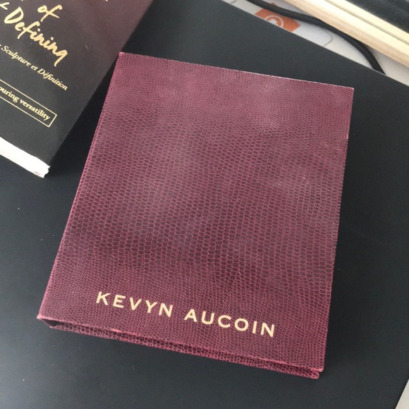 Kevyn aucoin the contour book volume II - Picture 2 of 9